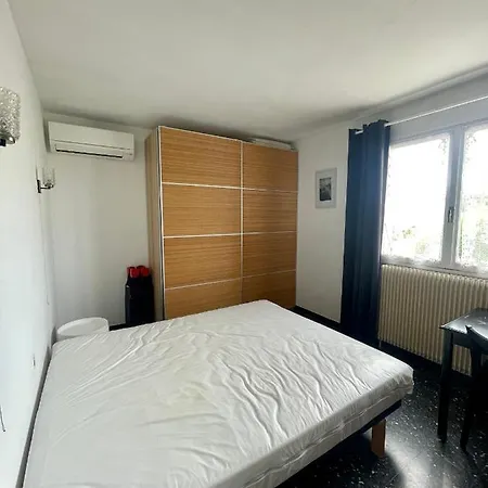 Quartier De La Pinede Les Pequelets Type 4 Jardin Clos Pour 6 Personnes N2 117 Villa *