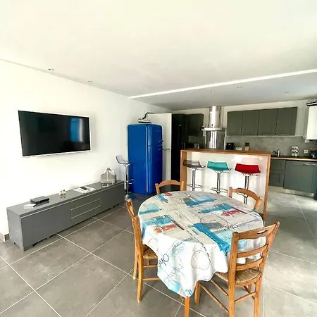 Quartier De La Pinede Les Pequelets Type 4 Jardin Clos Pour 6 Personnes N2 117 Villa
